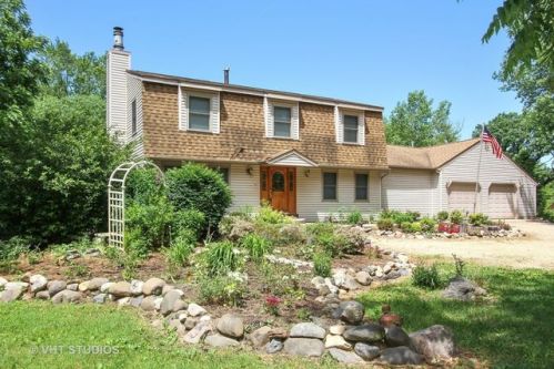 6817 Schultz Rd, Alden, IL 60033-7839