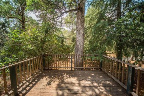 12858 Torrey Pines Dr, Auburn, CA 95602-8111