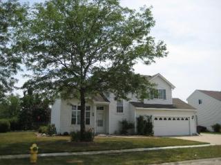 17841 Elsbury St, Gurnee, IL 60031-4564