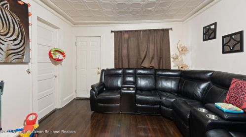 1512 Summerfield Ave, Tinton Falls NJ 07712-6918 exterior