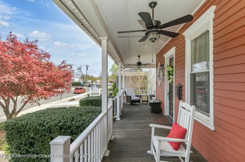 35 Leroy Pl, Tinton Falls NJ  07701-1712 exterior