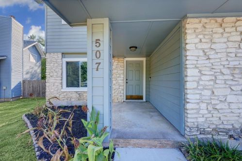 507 Blackberry Dr, Austin TX  78745-6500 exterior