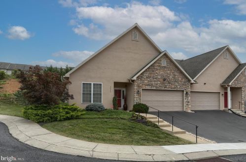 4521 Hillside Ct, Harrisburg, PA 17110-3346