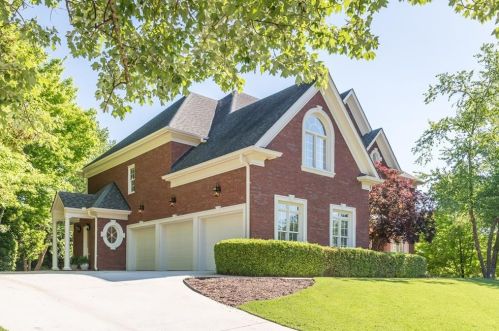 6025 Oakbury Ln, Suwanee, GA 30024-5302