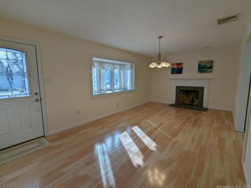 105 Wentworth Dr, Wapping CT  06074-1260 exterior