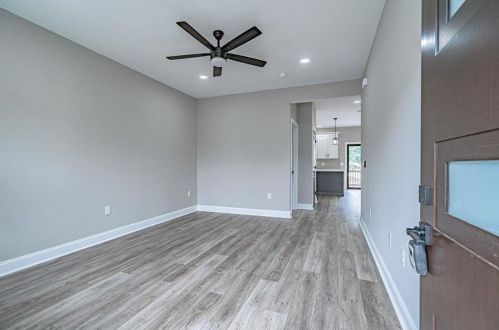 1106 Carlisle St, Allentown, PA 18103-5121