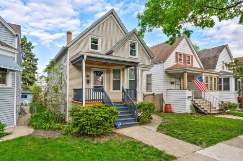 4235 Monticello Ave, Chicago, IL 60618-2013