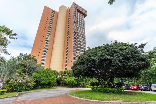 5333 Likini St, Honolulu HI  96818-1762 exterior