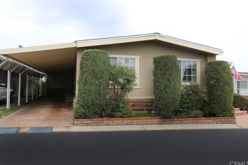 5200 Irvine Blvd, Irvine CA  92620-2013 exterior