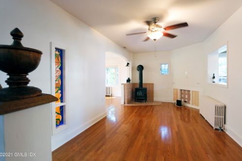 2 Sound View Ct, Greenwich CT  06830-6511 exterior