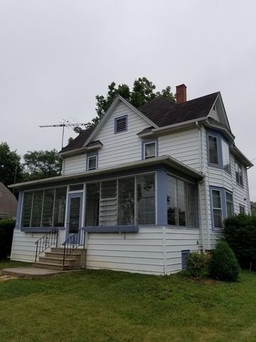 345 Market St, Somonauk, IL 60552-9849