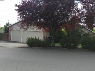 1019 Foxglove Dr, Damascus, OR 97080