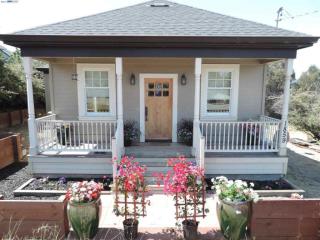1859 East Ave, Hayward, CA 94541-5403