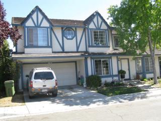 338 Summerwood Dr, Fremont, CA 94536-1594