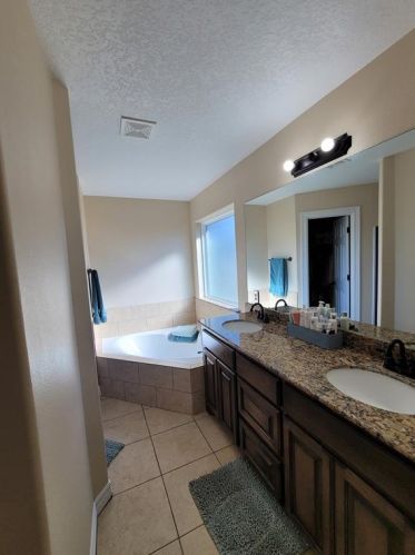 6114 Fox Ridge Dr, Angleton TX 77515-2512 exterior