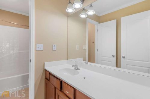 5665 Baffin Rd, Atlanta GA  30349-7051 exterior