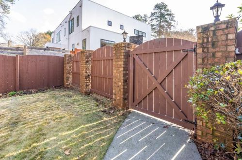 2212 Meadowvale Dr, Atlanta GA  30345-3543 exterior