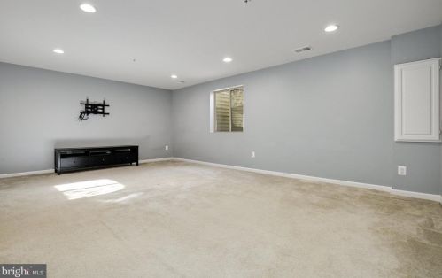 1605 Regent Manor Ct, Silver Spring MD 20904-2270 exterior