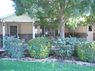 408 Maine Ave, Fresno, CA 93737-9448