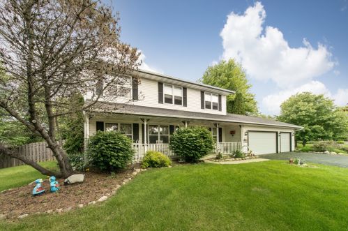 2312 Hidden Trail Ct, Spring Grove, IL 60081