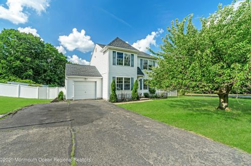 2 Stonecress Ct, Jackson Twp, NJ 08527-4165