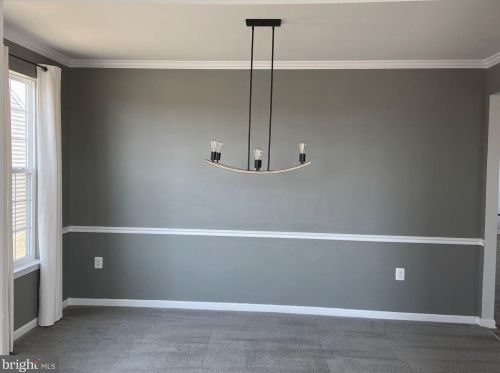 118 Un Rdg Dr, Charles Town WV 25414-4937 exterior