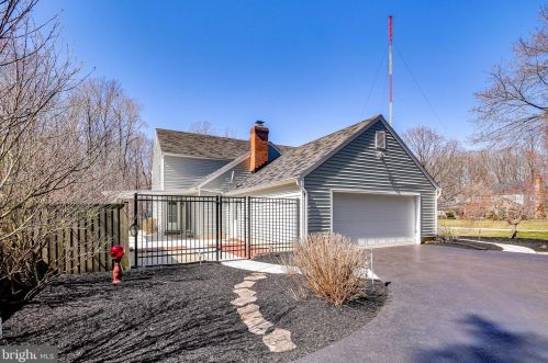 1699 Justin Dr, Gambrills, MD 21054-2010