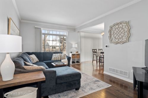 1653 Windward Ct, Naperville, IL 60563-2365