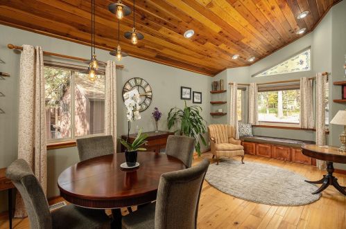 12095 Rainbow Dr, Truckee CA  96161-2732 exterior