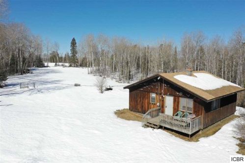 6821 Barrett Rd, Chisholm, MN