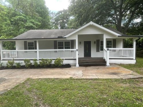 5946 Dodgen Rd, Mableton, GA 30126-3551