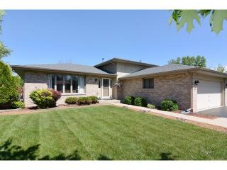 3569 Fairway Dr, Crete, IL 60417-1047