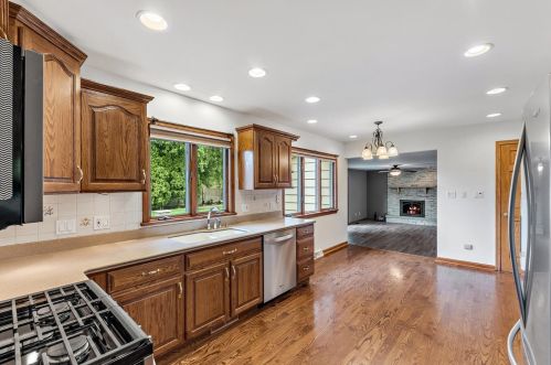 9558 Walnut Dr, Hammond IN  46321-3823 exterior