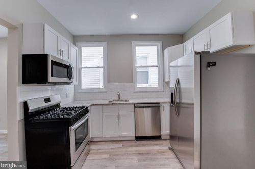 216 Hudson St, Gloucester, NJ 08030-1403