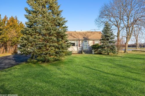 7800 102nd St, Palos Hills, IL 60465-1525