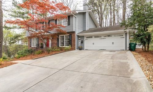 3845 Harts Mill Ln, Atlanta, GA 30319-1813