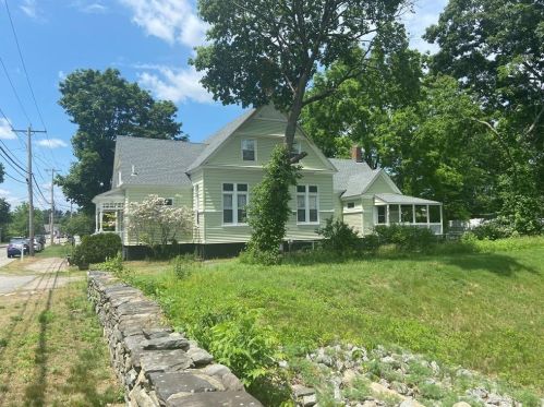 70 Warwick Neck Ave, Warwick, RI 02889-5308
