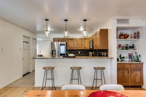 10914 Giddings Cir, Dallas TX  75238-2950 exterior