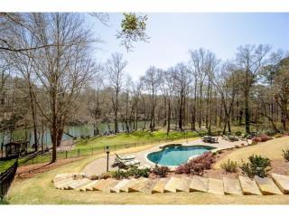 8185 Overview Ct, Roswell, GA 30076-3921