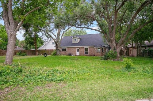 1741 Hialeah, Taylor Lake Village TX 77586-2938 exterior