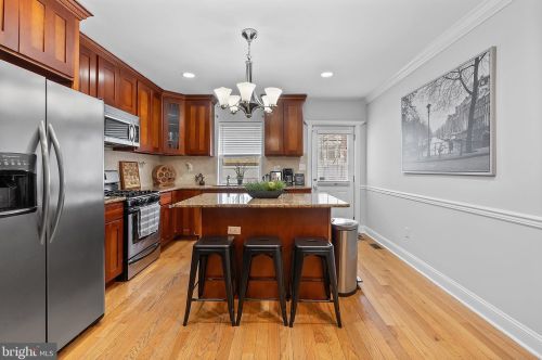 1019 19 St, Philadelphia PA  19146-2938 exterior