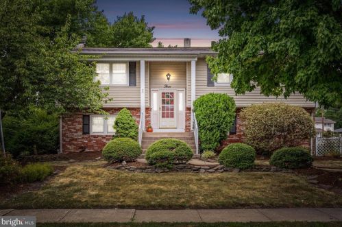 3 Periwinkle Ln, Trenton, NJ 08619-1909