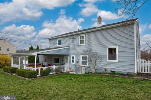 1604 Robert Rd, Lancaster PA  17601-5635 exterior