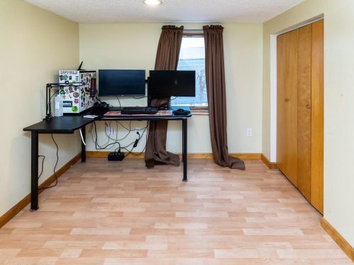 737 Desoto St, Saint Paul MN  55130-4215 exterior