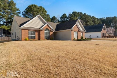 11 Pebble Creek Dr, Newnan, GA 30265-2771