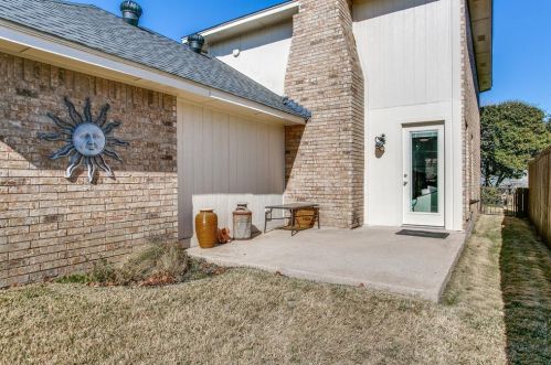 1446 Homestead Ln, Carrollton TX 75007-2991 exterior