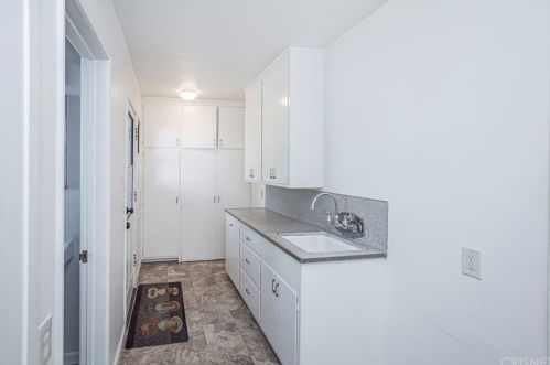 1828 Canada Blvd, Glendale CA  91208-2610 exterior