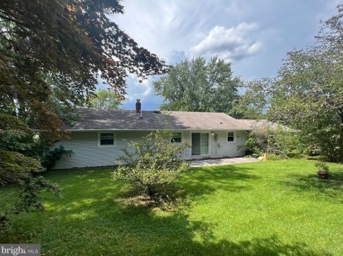 1386 Country Brook Rd, Toms Brook, VA 22660-2518