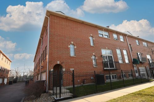 6221 Knox Ave, Chicago, IL 60646-5029