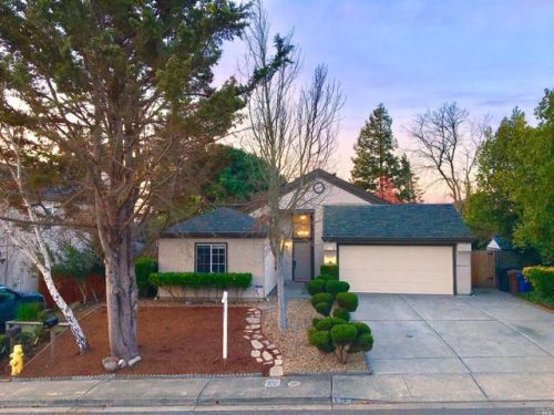 690 Rose Dr, Benicia, CA 94510-3756